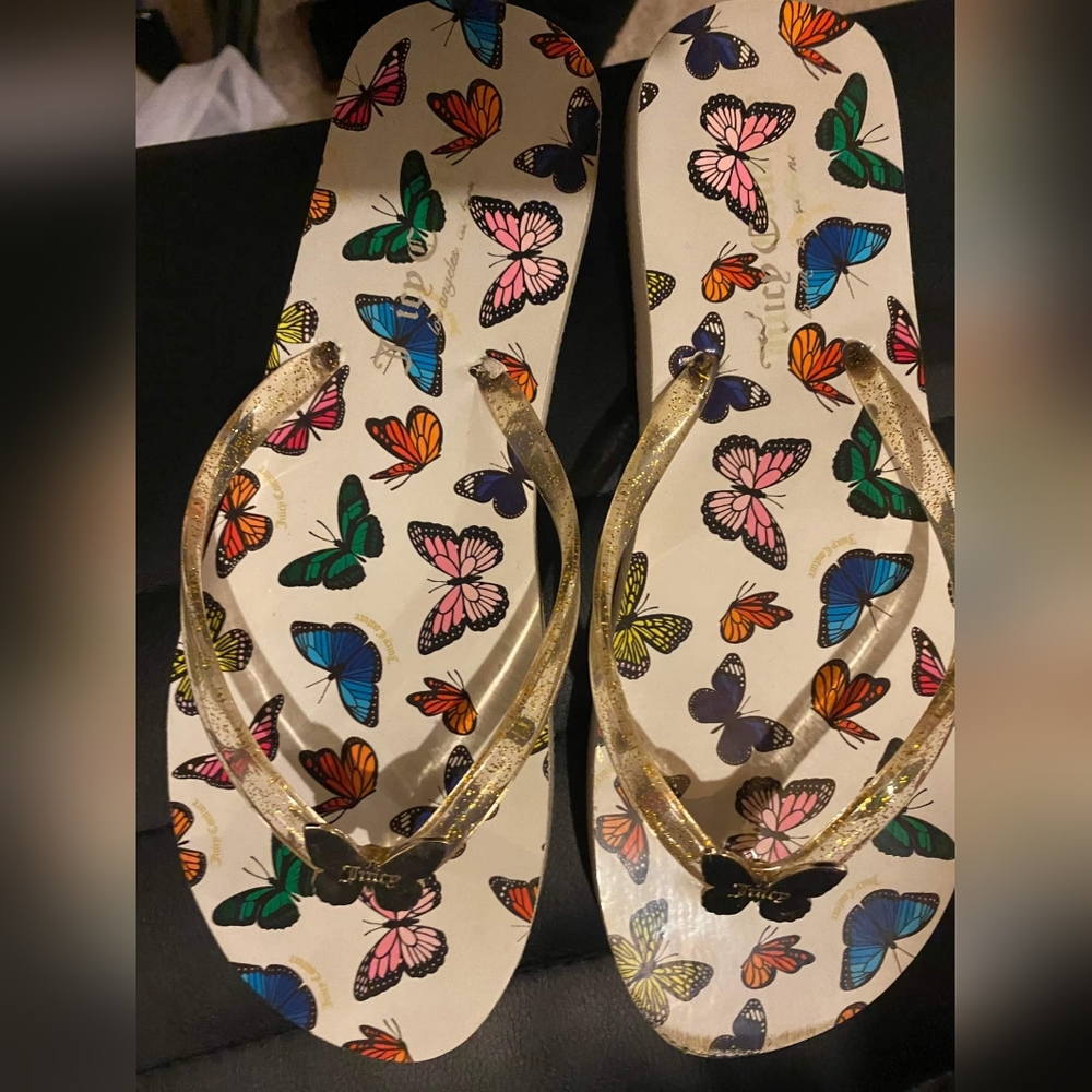 Juicy couture flip flops